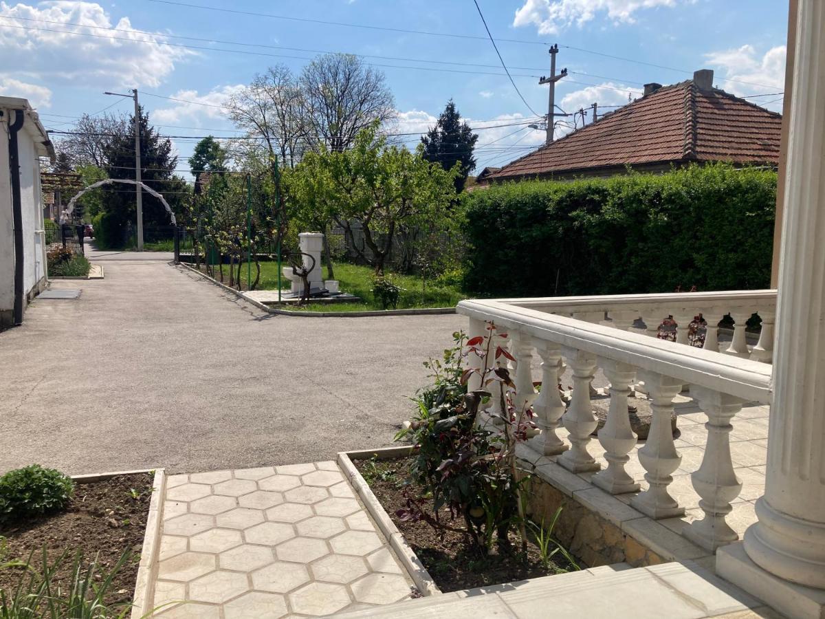 Apartment Milos Belgrad Exteriör bild