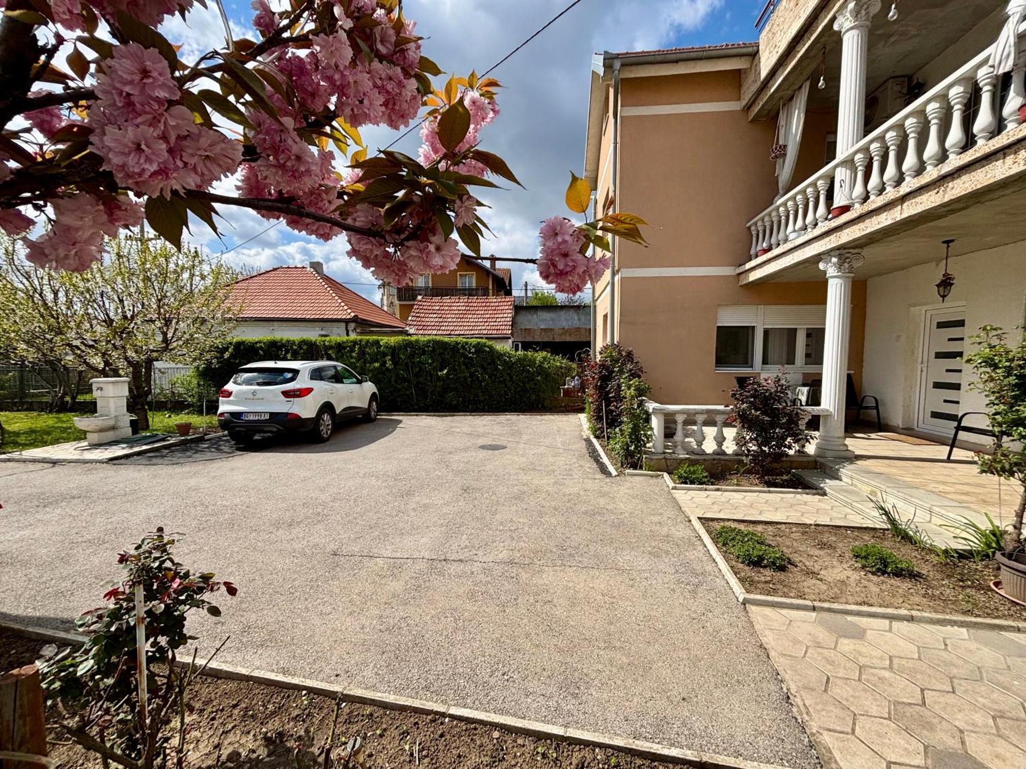 Apartment Milos Belgrad Exteriör bild