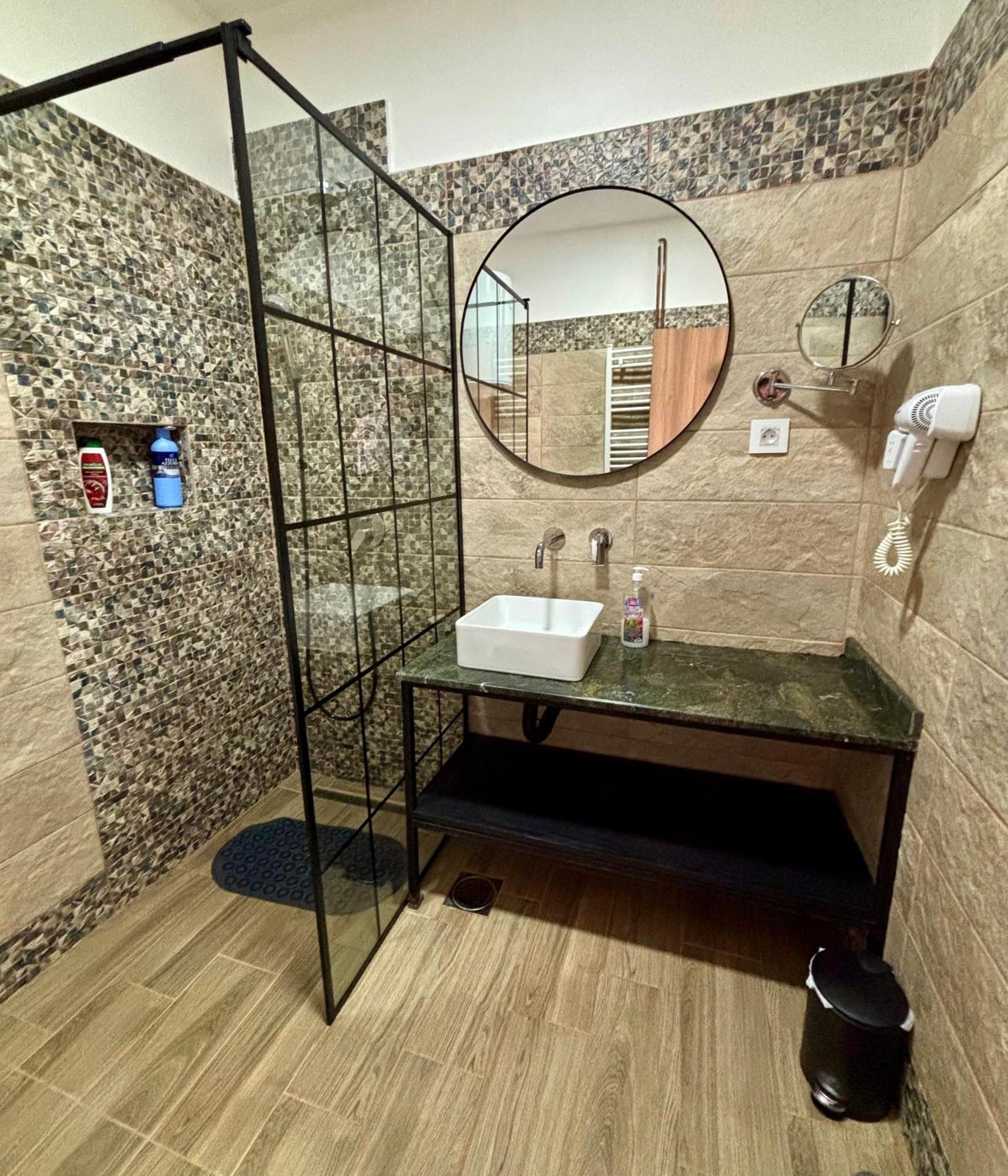 Apartment Milos Belgrad Exteriör bild